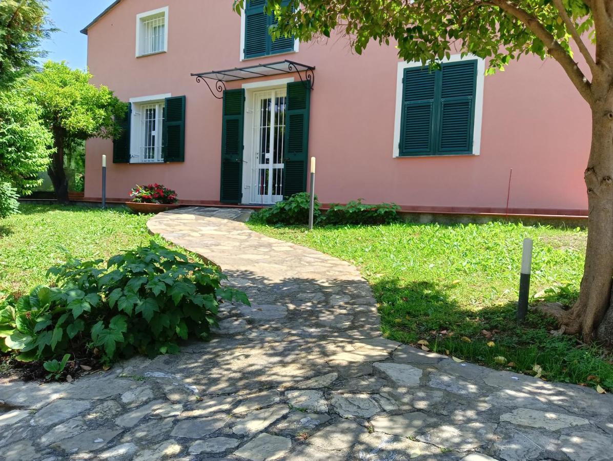 Villetta Con Giardino A Due Passi Dal Mare Imperia Luaran gambar