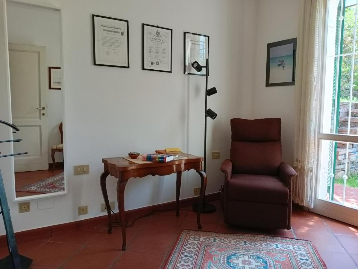 Villetta Con Giardino A Due Passi Dal Mare Imperia Luaran gambar