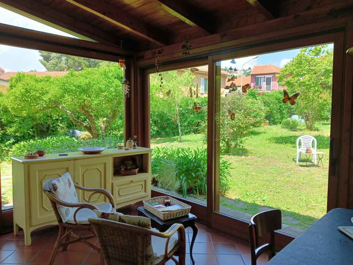 Villetta Con Giardino A Due Passi Dal Mare Imperia Luaran gambar